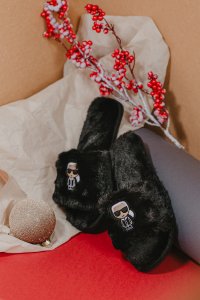 Geschenkideen für Frauen: Slipper von Karl Lagerfeld by PC